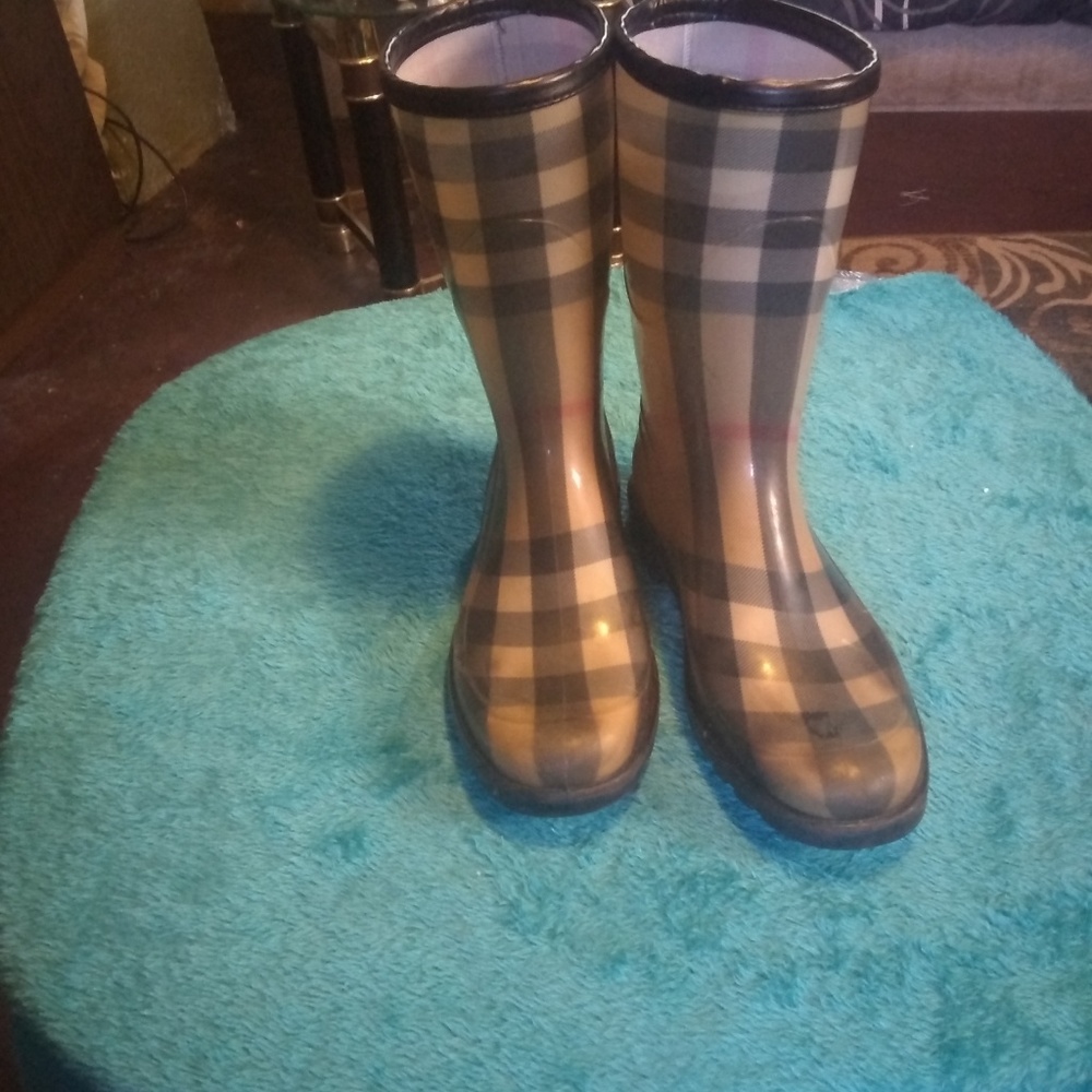 Burberry rain boot